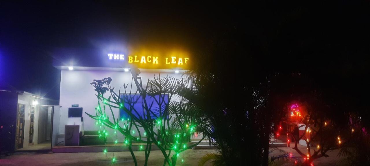 The Black Leaf Hotell Rāipur Exteriör bild